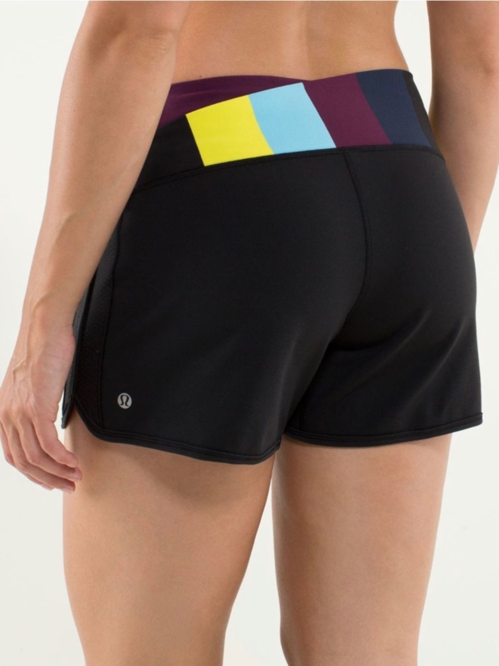 Lululemon - 2013 Astro Short - Black Split Pea Pow Stripe - Size 6